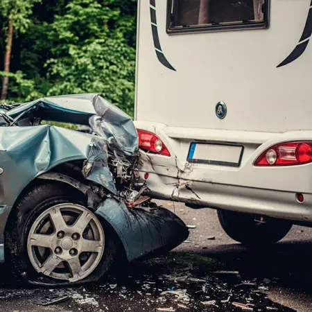 Servicios MataSeguros Accidentes de tráfico. Vehículo camperizado